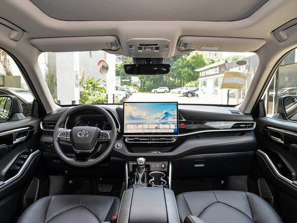 2026 Toyota Highlander IV (XU70), чёрный - вид 9