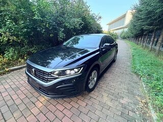 2023 Volkswagen Passat B8 Рестайлинг, чёрный, 1900000 рублей, вид 1