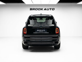 2024 Rolls-Royce Cullinan Black Badge I (Series I), чёрный, 39490000 рублей, вид 5
