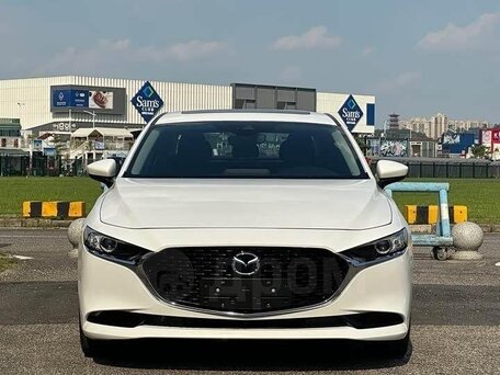 2022 Mazda 3 IV (BP), белый, 1824000 рублей, вид 2