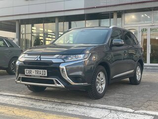 2020 Mitsubishi Outlander III Рестайлинг 3, серый, 2000000 рублей, вид 2