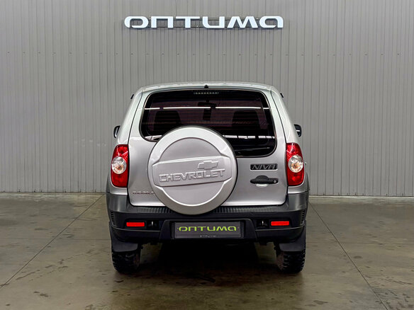 2014 Chevrolet Niva I Рестайлинг, серебристый, 627000 рублей - вид 5