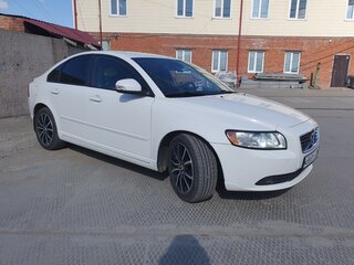 2011 Volvo S40 II Рестайлинг, белый, 830000 рублей, вид 3