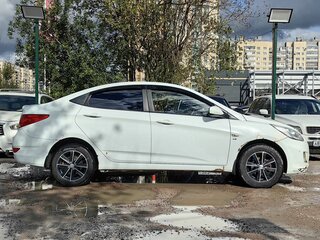 2013 Hyundai Solaris I, белый, 434900 рублей, вид 4