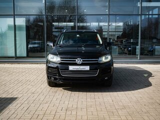 2014 Volkswagen Touareg II, чёрный, 2250000 рублей, вид 3