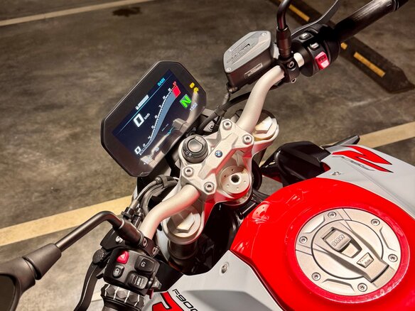 2020 BMW F 900 R, красный, 840000 рублей - вид 4