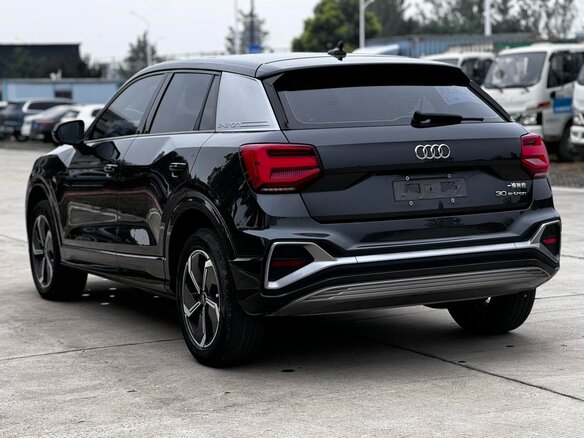 2022 Audi Q2 L e-tron I Рестайлинг, чёрный, 2266666 рублей - вид 3