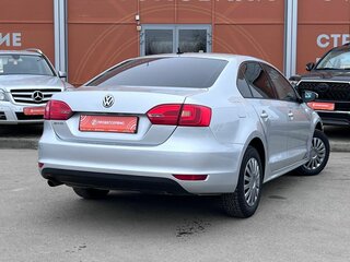 2014 Volkswagen Jetta VI, серебристый, 830000 рублей, вид 4