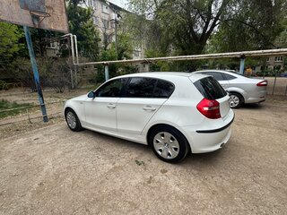 2008 BMW 1 серии 116i I (E81/E82/E87/E88) Рестайлинг, белый, 710000 рублей, вид 5