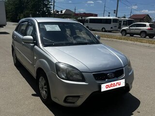 2010 Kia Rio II Рестайлинг, серебристый, 575000 рублей, вид 3