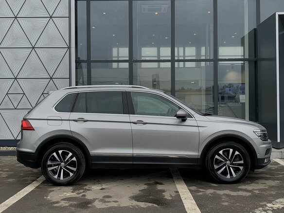 2019 Volkswagen Tiguan II, серебристый, 2359000 рублей - вид 4