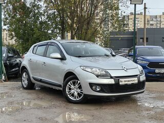 2013 Renault Megane III Рестайлинг, серебристый, 729000 рублей, вид 3