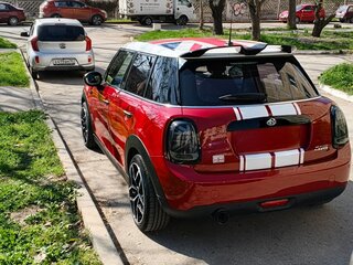 2017 Mini Hatch Cooper III (F55/F56), красный, 1999999 рублей, вид 4