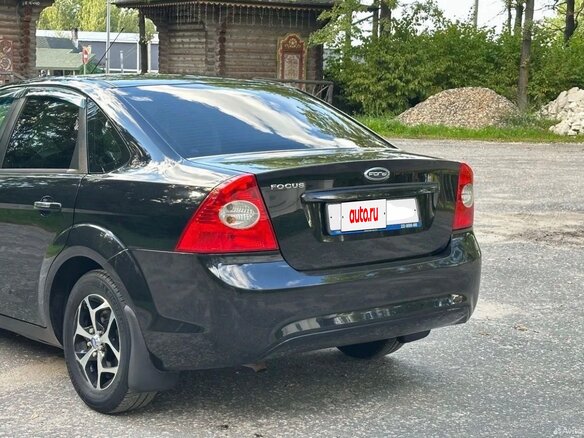 2010 Ford Focus II Рестайлинг, чёрный, 830000 рублей - вид 8