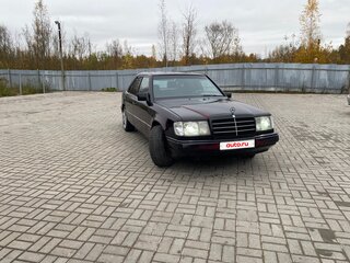 1989 Mercedes-Benz W124 230 5-speed, чёрный, 600000 рублей, вид 2