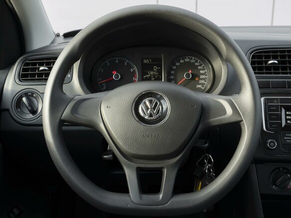 2017 Volkswagen Polo V Рестайлинг, белый, 1119000 рублей - вид 15