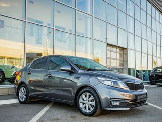 2015 Kia Rio III Рестайлинг, серый, 1098000 рублей, вид 1