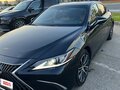 2022 Lexus ES 250 VII Рестайлинг, чёрный - вид 3