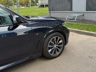 2018 BMW X5 50i IV (G05/G18), чёрный, 4900000 рублей, вид 3