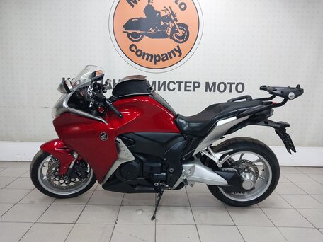 2010 Honda VFR 1200, красный, 749000 рублей, вид 2