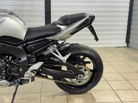 2011 Yamaha FZ1, серебристый, 695000 рублей - вид 17