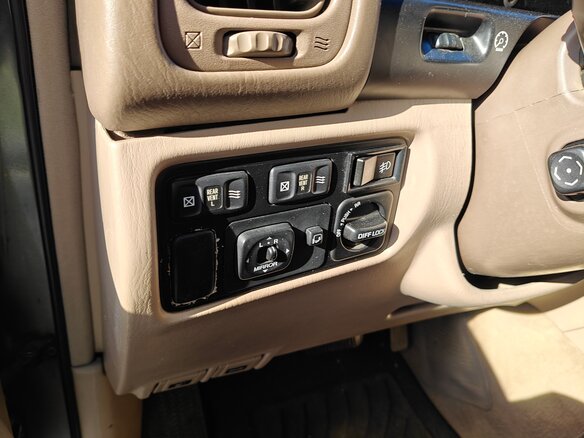 1998 Lexus LX 470 II, серый, 900000 рублей - вид 12