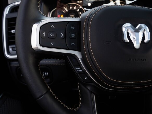 2026 Ram 1500 Crew Cab V Рестайлинг, синий, 10300000 рублей - вид 14