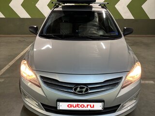 2014 Hyundai Solaris I Рестайлинг, серебристый, 1100000 рублей, вид 3