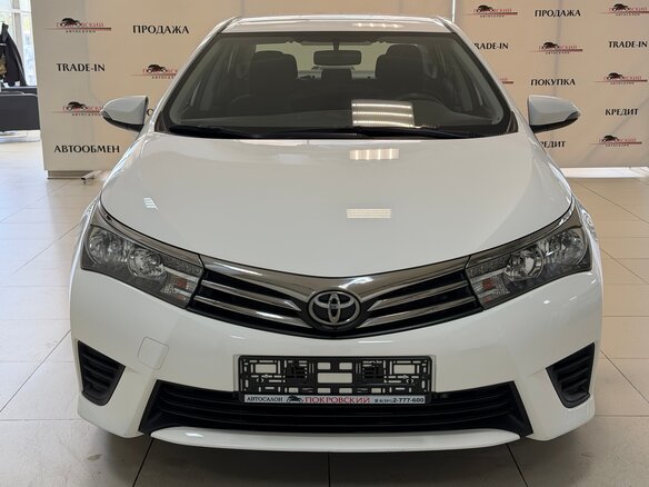 2013 Toyota Corolla XI (E160, E170, E180), белый - вид 2
