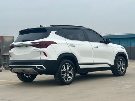 2022 Kia KX3, белый, 1973000 рублей, вид 5