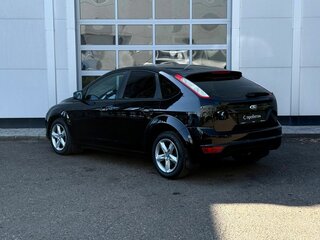 2010 Ford Focus II Рестайлинг, чёрный, 550000 рублей, вид 3