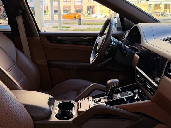 2022 Porsche Cayenne III, серый - вид 5
