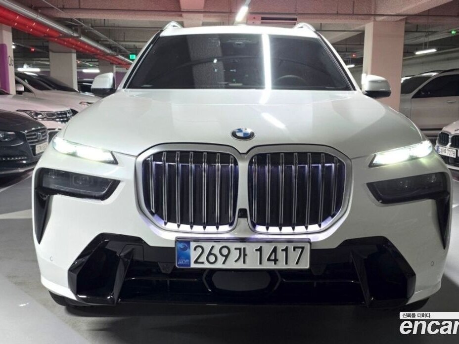 Открыть фотографии: BMW X7 I (G07) Рестайлинг