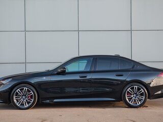 2023 BMW 5 серии 520d xDrive VIII (G60/G61/G68), чёрный, 6690000 рублей, вид 5