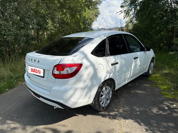 2021 Lada (ВАЗ) Granta I Рестайлинг, белый, 610000 рублей - вид 4