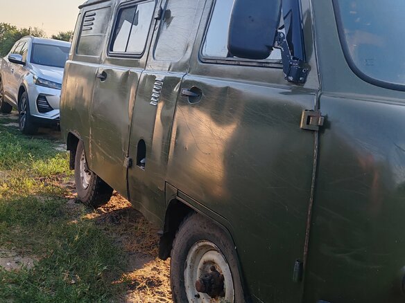 2004 УАЗ 3741, зелёный, 300000 рублей - вид 2