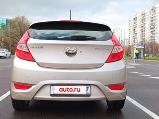 2013 Hyundai Solaris I, бежевый, 735000 рублей, вид 4
