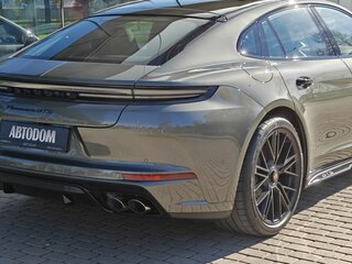 2026 Porsche Panamera GTS III, зелёный, 29680000 рублей, вид 3
