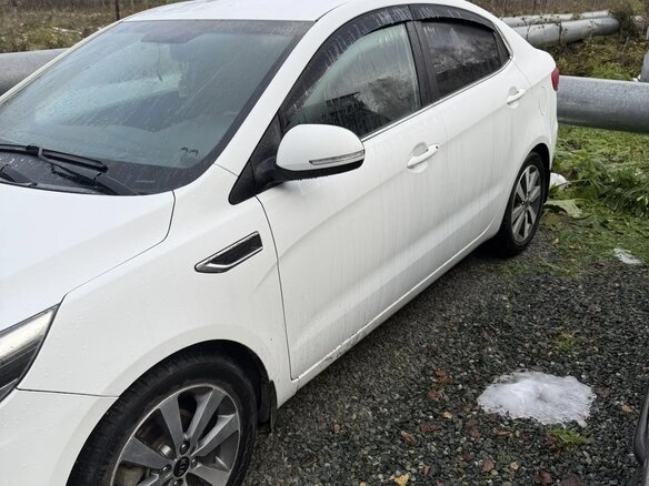 2016 Kia Rio III Рестайлинг, белый, 1150000 рублей - вид 2