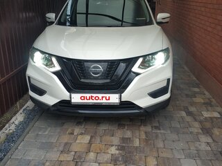 2017 Nissan Rogue II Рестайлинг, белый, 1900000 рублей, вид 2