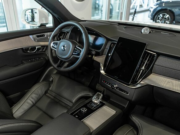 2026 Volvo XC90 B5 II Рестайлинг 2, белый, 13950000 рублей - вид 8