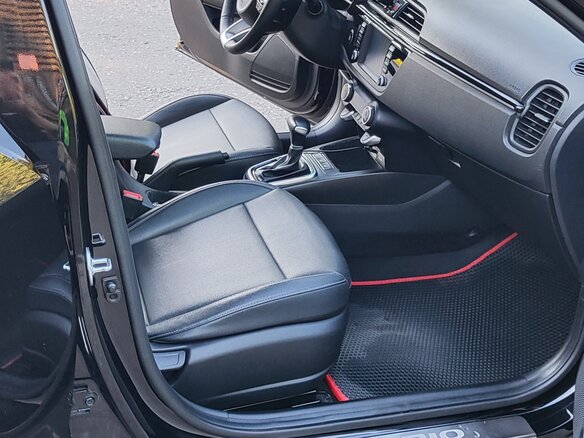 2018 Kia Rio IV, чёрный, 1430000 рублей - вид 17