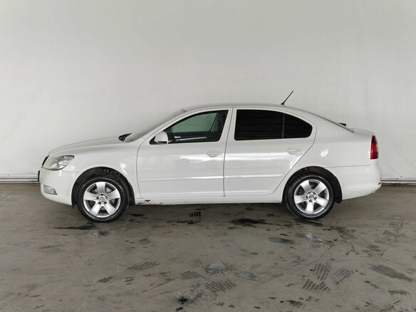 2012 Skoda Octavia II (A5) Рестайлинг, белый - вид 6
