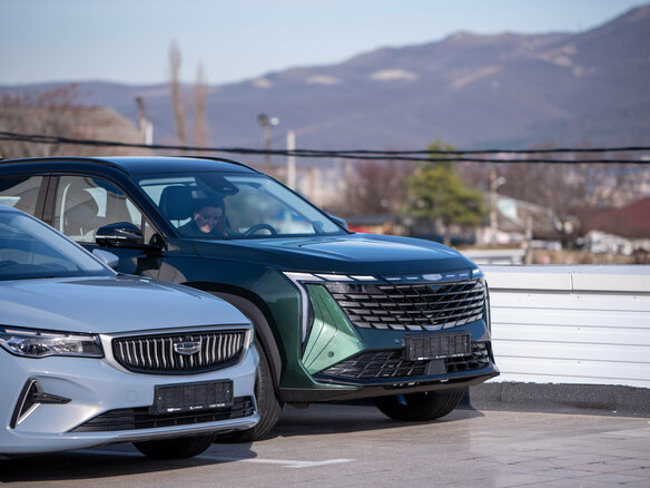2025 Geely Atlas II, зелёный, 3970990 рублей - вид 4