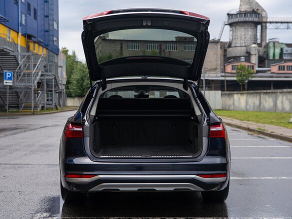 2020 Audi A6 allroad 45 TDI IV (C8), синий, 5450000 рублей - вид 6