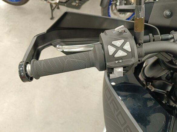 2023 Husqvarna Norden 901, серый, 1490000 рублей - вид 24