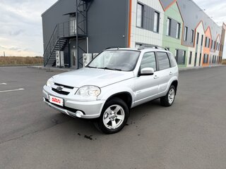 2012 Chevrolet Niva I Рестайлинг, серебристый, 695000 рублей, вид 1