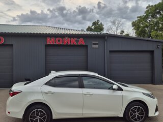 2017 Toyota Corolla XI (E160, E170, E180) Рестайлинг 1, белый, 2050000 рублей, вид 3