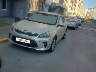 2017 Kia Rio IV, бежевый, 880000 рублей, вид 1