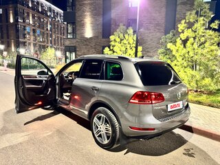 2012 Volkswagen Touareg II, серый, 2250000 рублей, вид 3